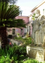 P. Semeria tra due orfanelli (Istituto "P. Giovanni Semeria" di Sparanise - Ce):